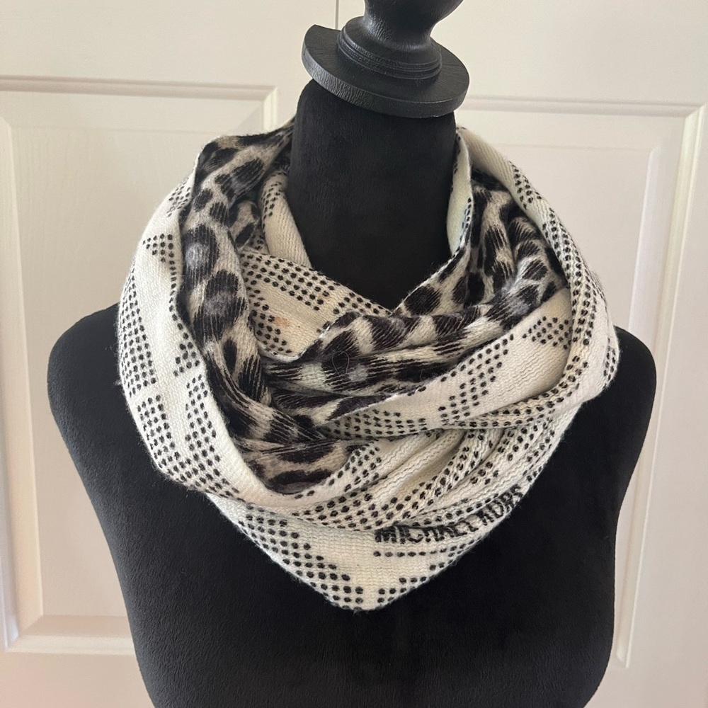 MICHAEL KORS INFINITY SCARF